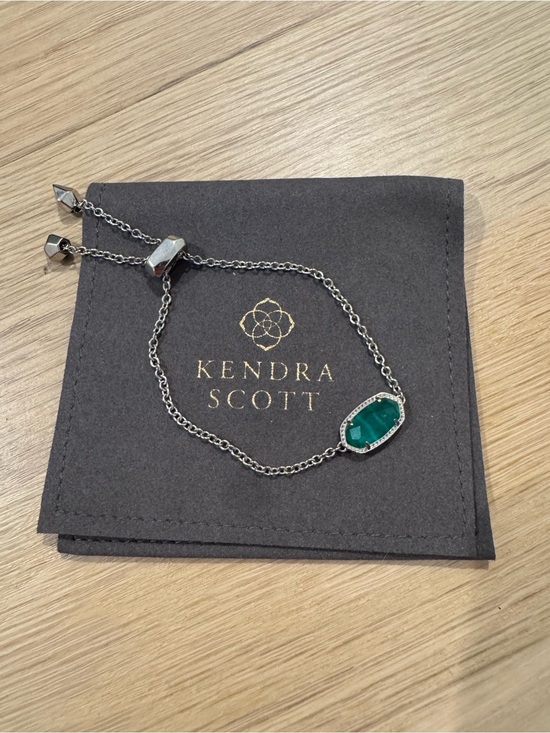 Kendra Scott Jewelry - Kendra Scott Silver Bracelet with Emerald Green Stone